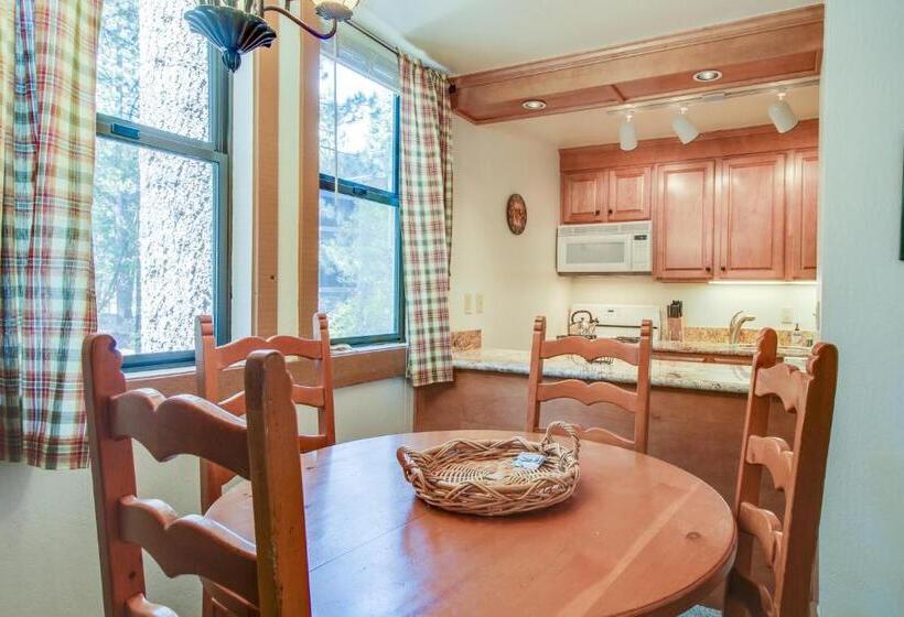 בית מלון כפרי Aspen Grove Hideaway