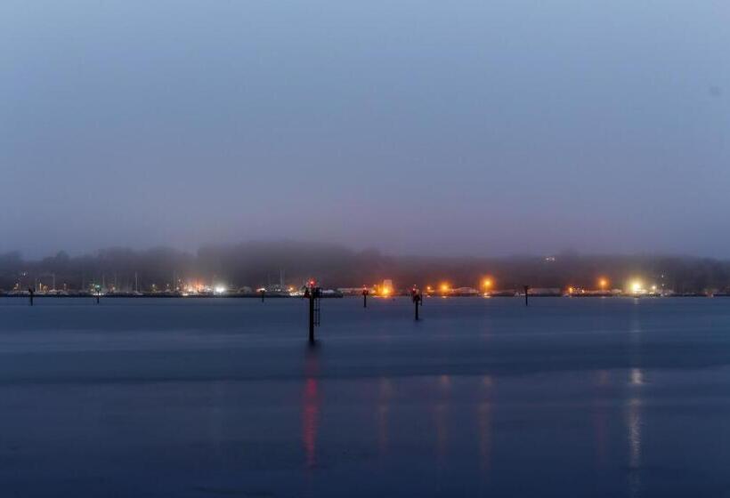 호텔 Bayside Cottage