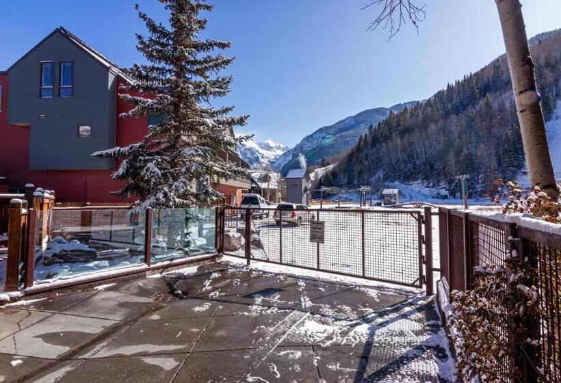 호텔 Double Diamond Ski In/ski Out Chalet