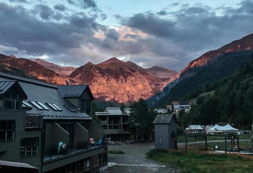 호텔 Double Diamond Ski In/ski Out Chalet