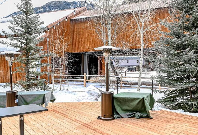 호텔 Double Diamond Ski In/ski Out Chalet