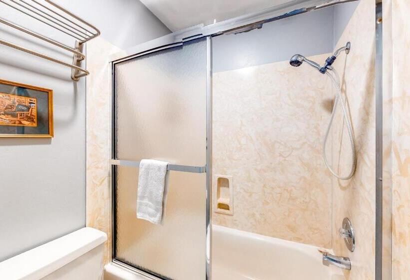 فندق Elkhorn Studio Condo   The Clocktower