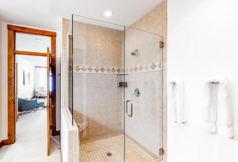 호텔 Legends Simply Perfect Elkhorn Retreat