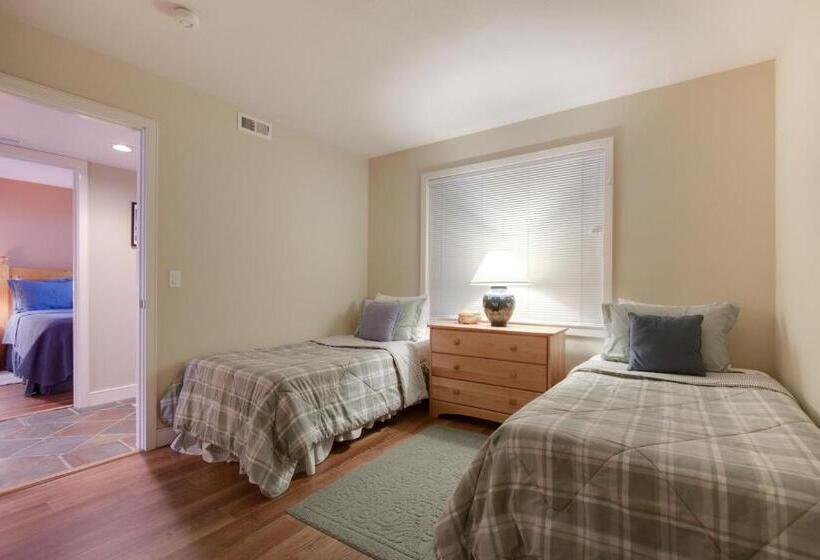 فندق Marina Escape