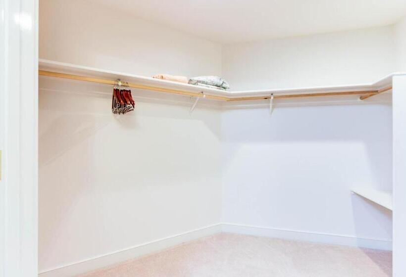 فندق Marina Escape