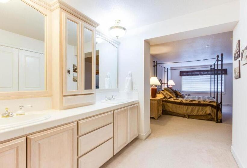 فندق Marina Escape