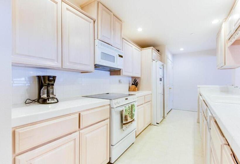 فندق Marina Escape