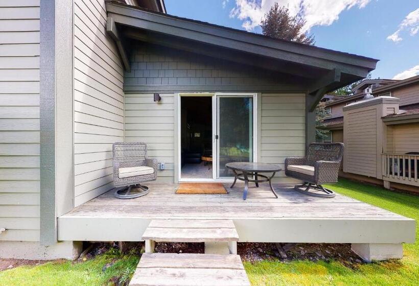 호텔 Single Level Ranch Condo In Elkhorn