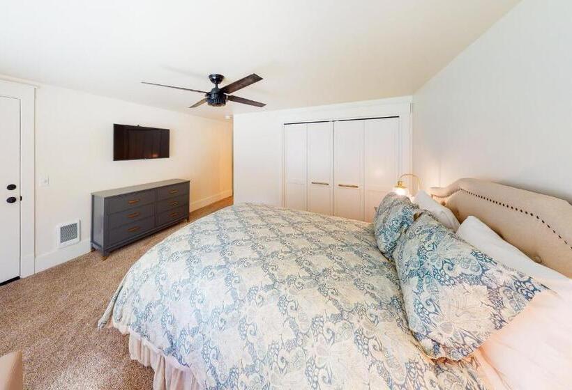 호텔 Single Level Ranch Condo In Elkhorn