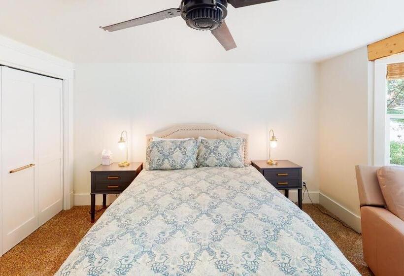 호텔 Single Level Ranch Condo In Elkhorn