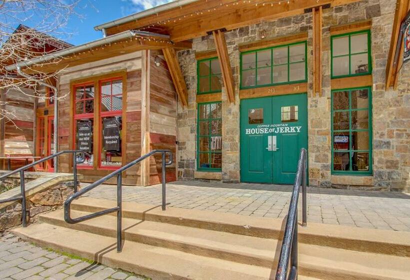 בית מלון כפרי Village Square #535