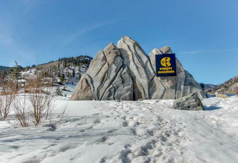 בית מלון כפרי Village Square #535