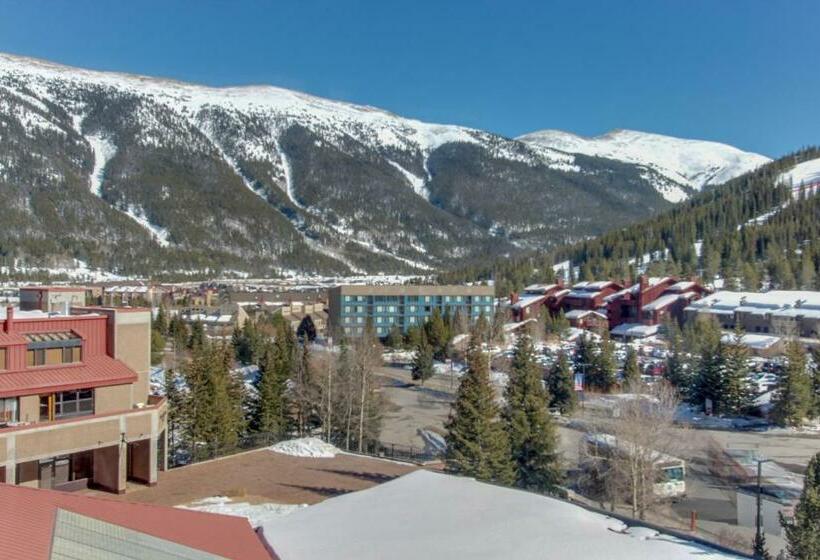 בית מלון כפרי Village Square #535