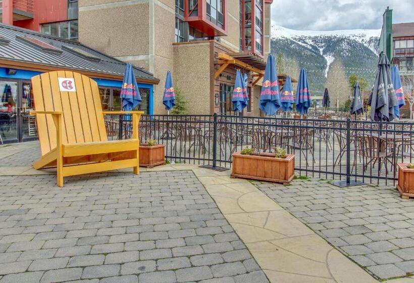 Отель Village Square Room #633