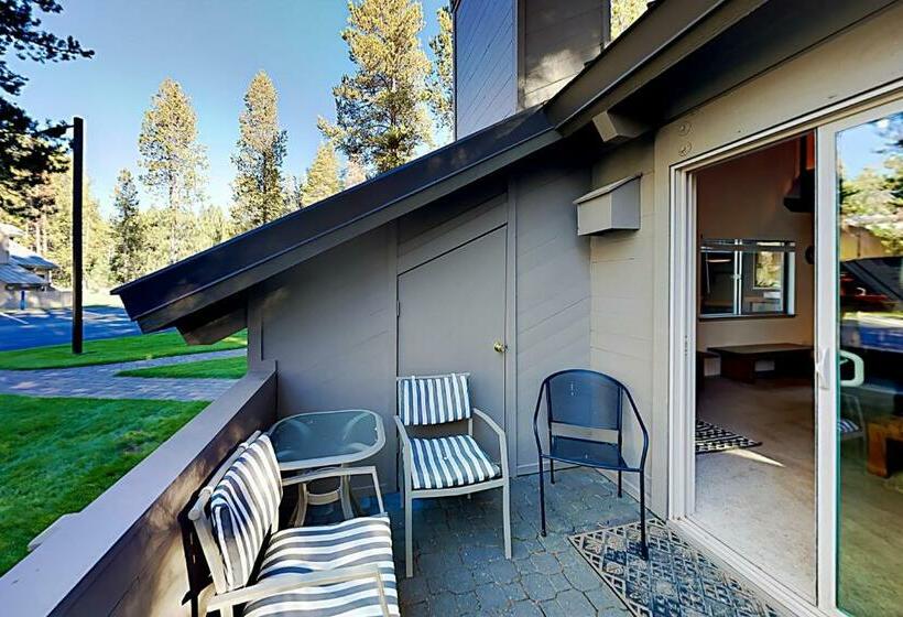 호텔 12 Tennis Village