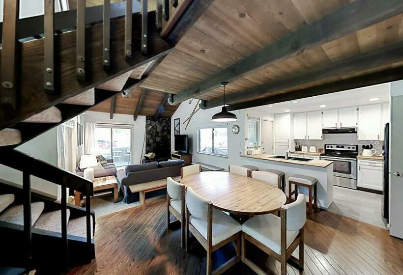 호텔 12 Tennis Village