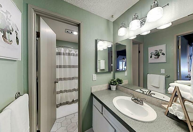 호텔 12 Tennis Village