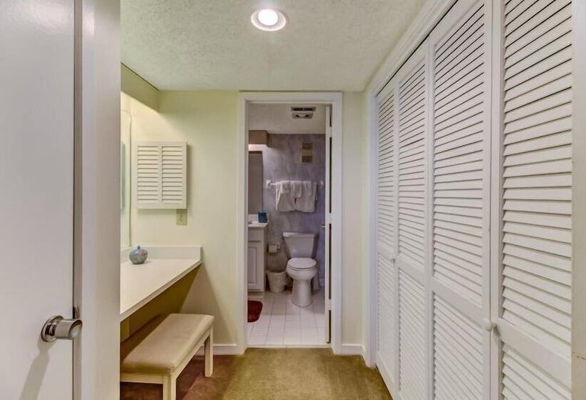 فندق 1312 Ship Watch