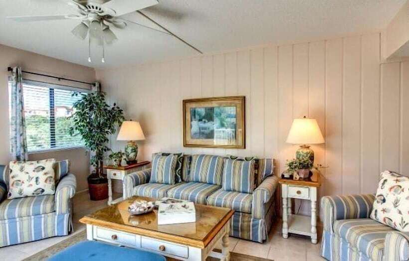 فندق 2034 Beachwood