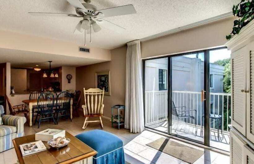 فندق 2034 Beachwood