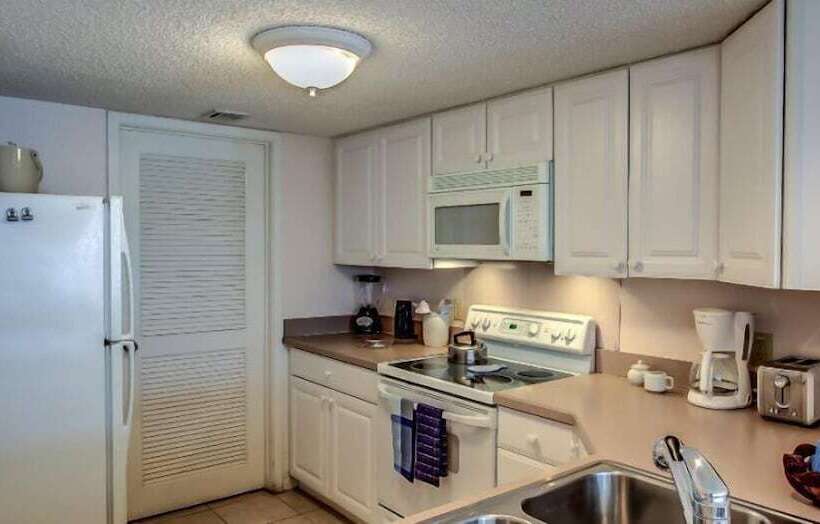 فندق 2034 Beachwood