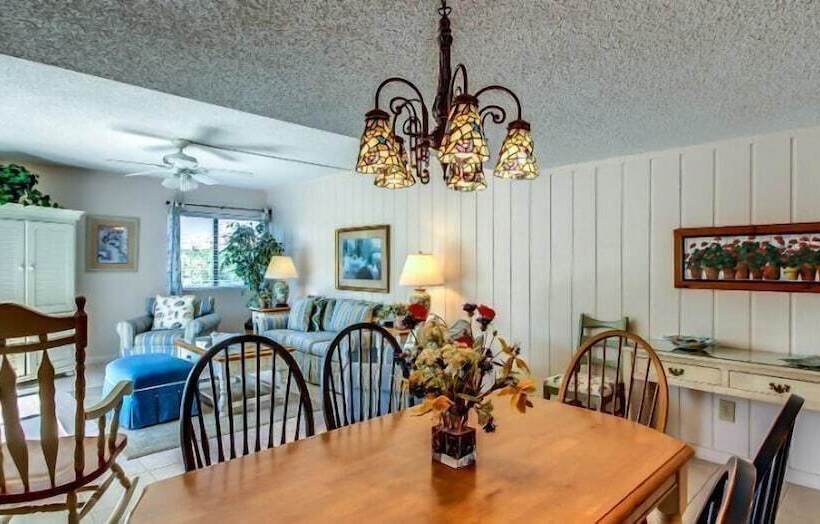 فندق 2034 Beachwood