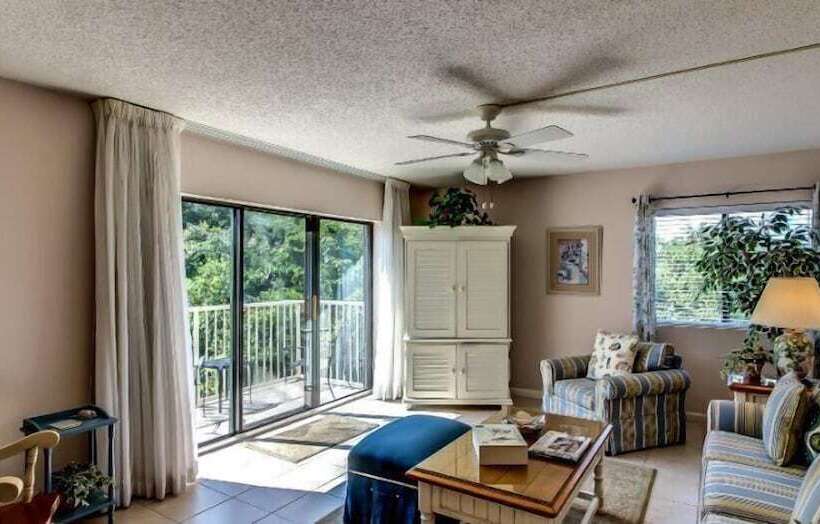 فندق 2034 Beachwood