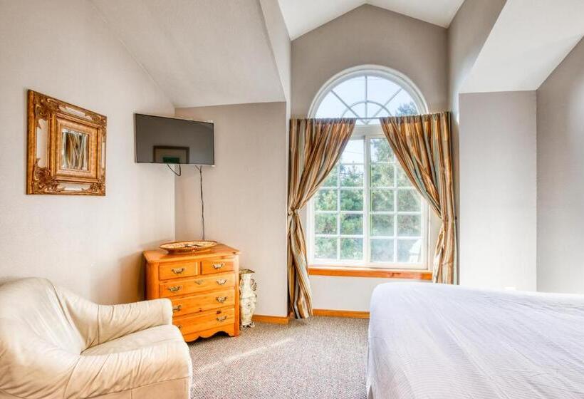 Отель Beaches Inn | Sand Dune Townhouse