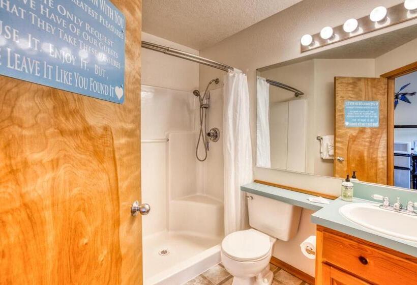 Отель Beaches Inn | Sand Dune Townhouse