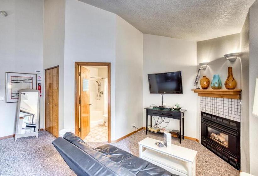 Отель Beaches Inn | Sand Dune Townhouse