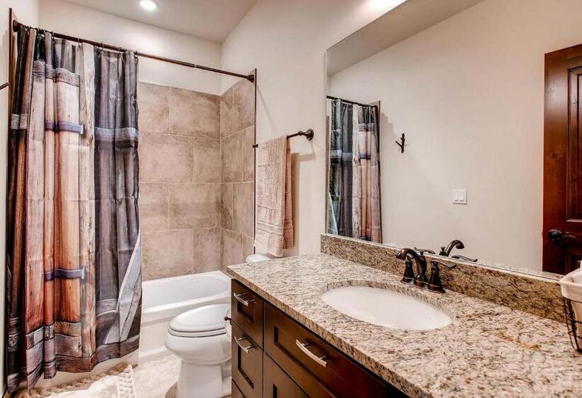 Отель Blue River Condo Unit 203