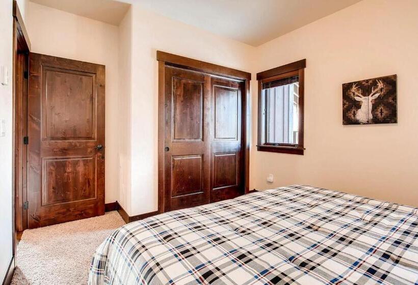 Отель Blue River Condo Unit 203