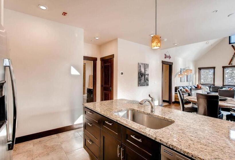 Отель Blue River Condo Unit 203