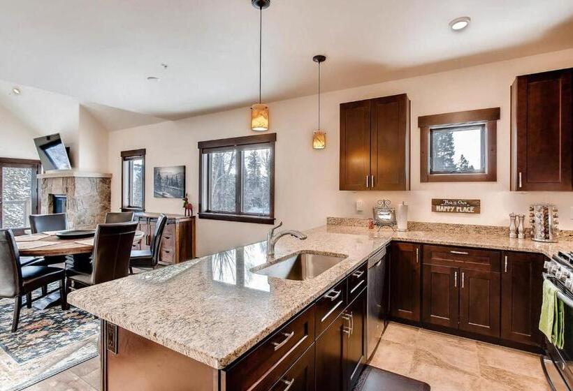 Отель Blue River Condo Unit 203