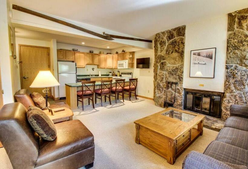 בית מלון כפרי Cozy Slopeside Condo