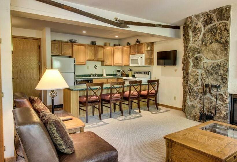 בית מלון כפרי Cozy Slopeside Condo