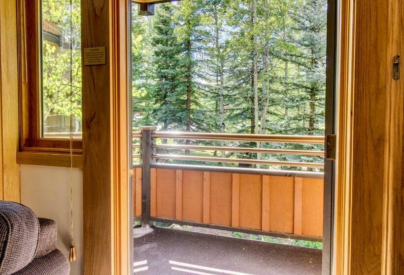 בית מלון כפרי Cozy Slopeside Condo