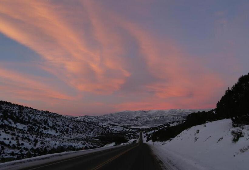 호텔 Crazy Horse Condo