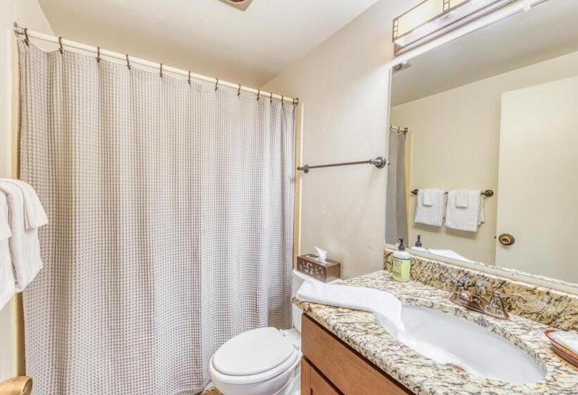 ホテル Emerald Views At The West