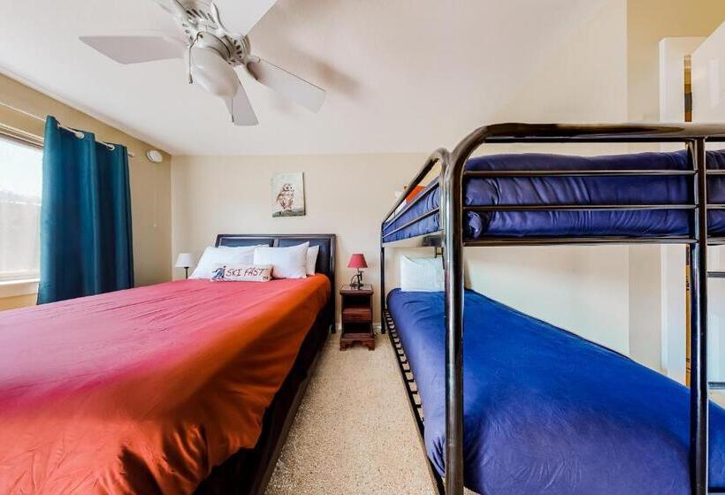 בית מלון כפרי Firelight Chalet 94