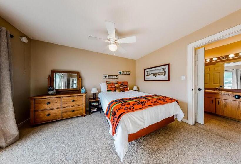 בית מלון כפרי Firelight Chalet 94