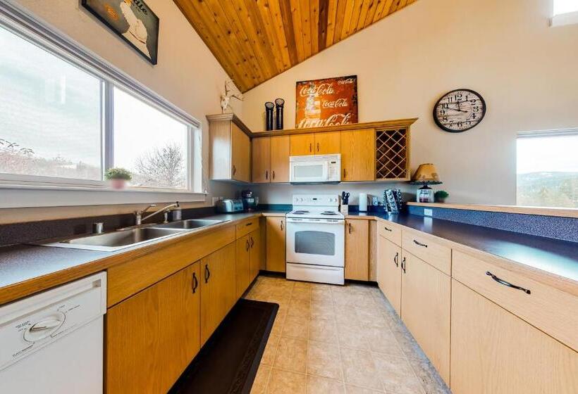 בית מלון כפרי Firelight Chalet 94