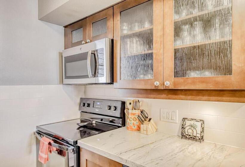 هتل Kahana Villa E610