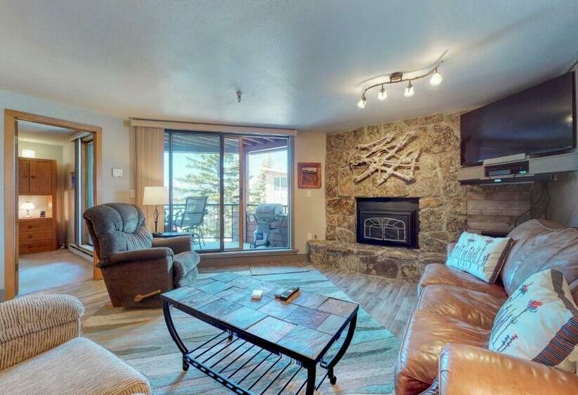 בית מלון כפרי La Bonte Townhomes Unit 304