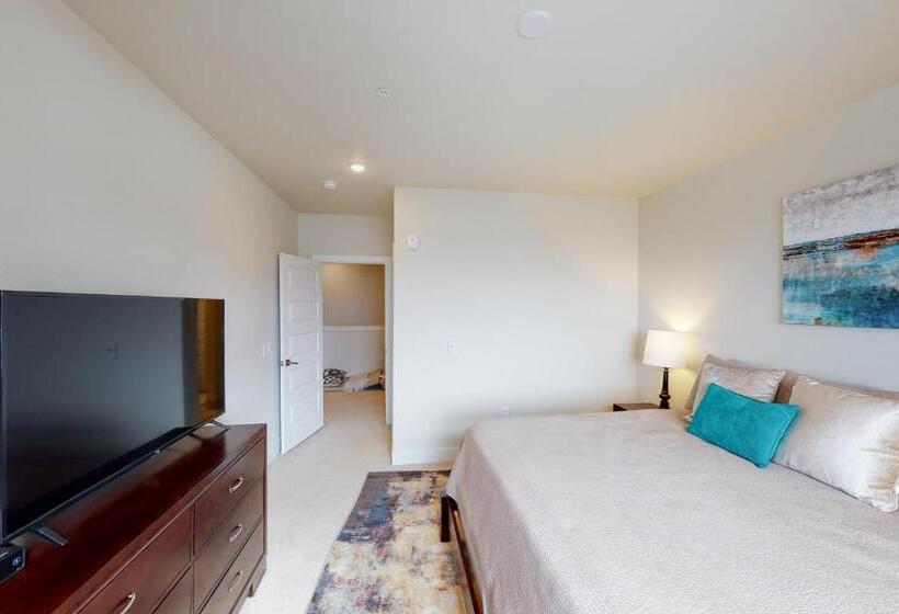 בית מלון כפרי La Bonte Townhomes Unit 304