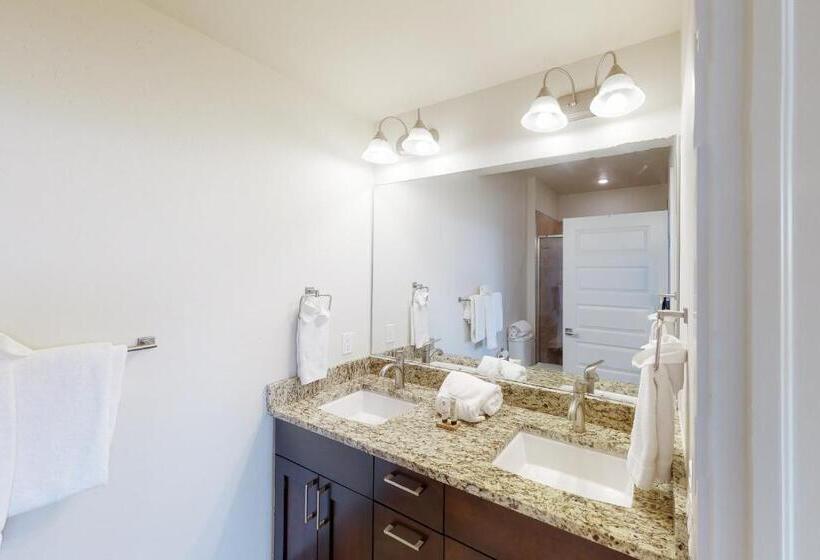 בית מלון כפרי La Bonte Townhomes Unit 304