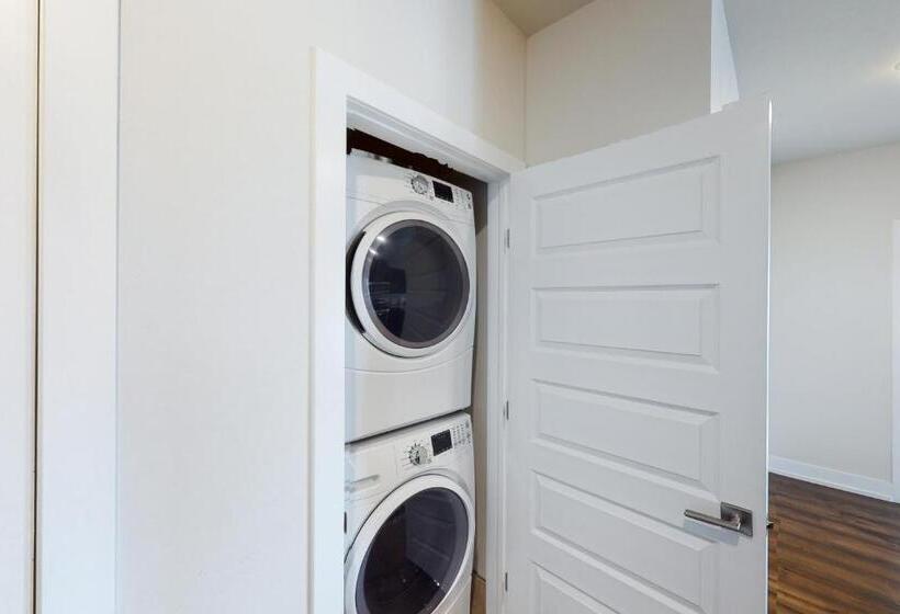 בית מלון כפרי La Bonte Townhomes Unit 304