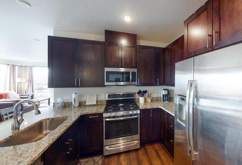 בית מלון כפרי La Bonte Townhomes Unit 304