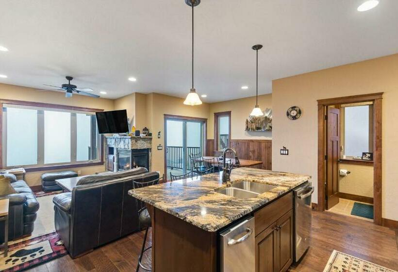 فندق Lakeview Mountain Lodge