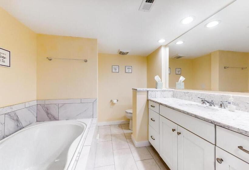 فندق Nauti By Nature